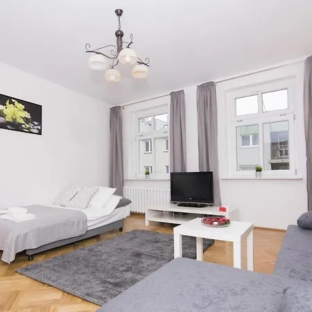& At Glogowska Street Homestay